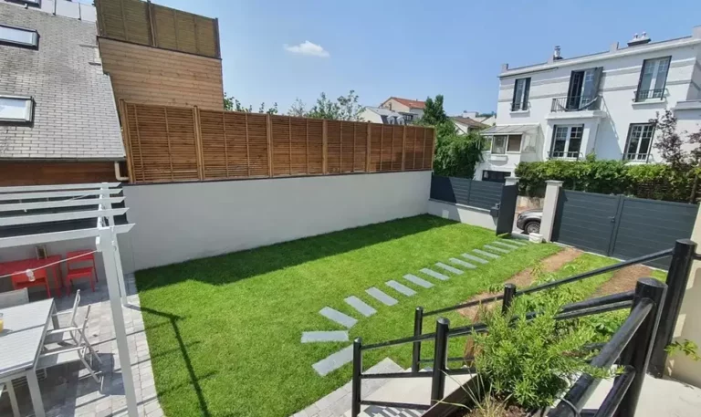 Rognage de souche en Île-de-France 16 Gazon en rouleau Naturel